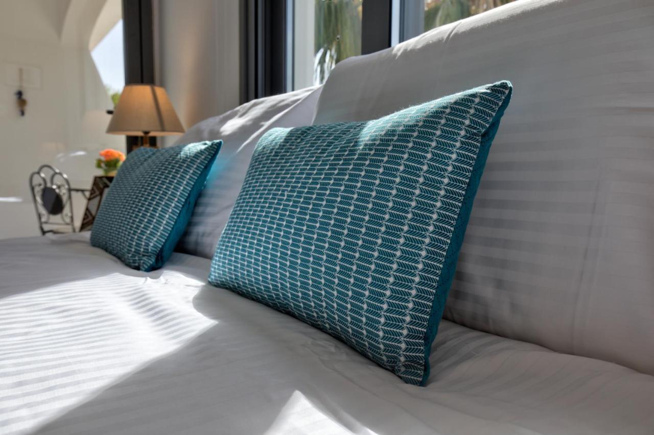 Dreamy 2 Bed Apartment By The Sea Paphos Exteriör bild